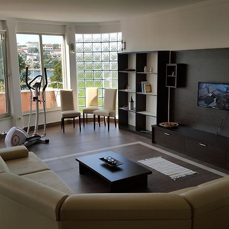 Apartments Seafront Villa Pula Exterior foto