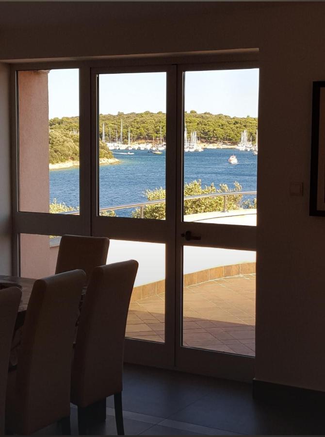 Apartments Seafront Villa Pula Exterior foto