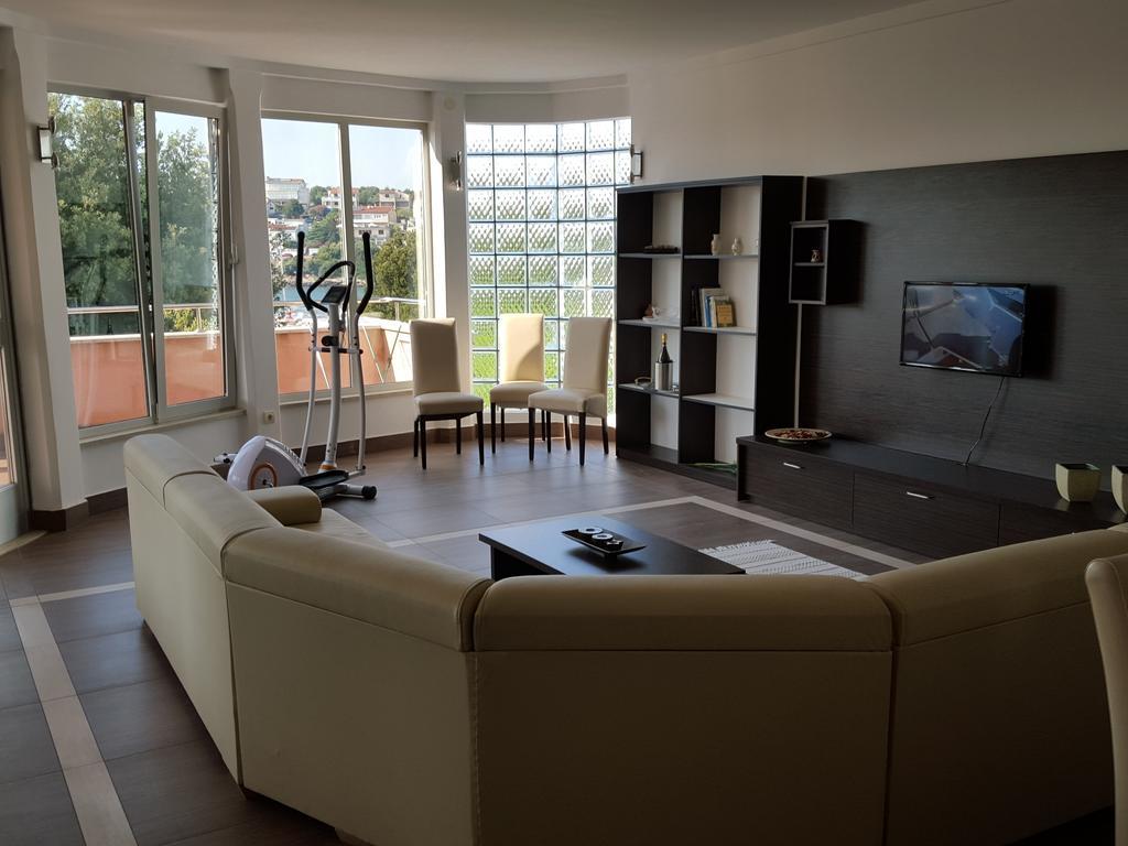 Apartments Seafront Villa Pula Quarto foto
