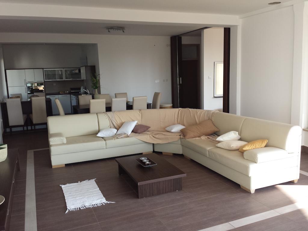 Apartments Seafront Villa Pula Exterior foto